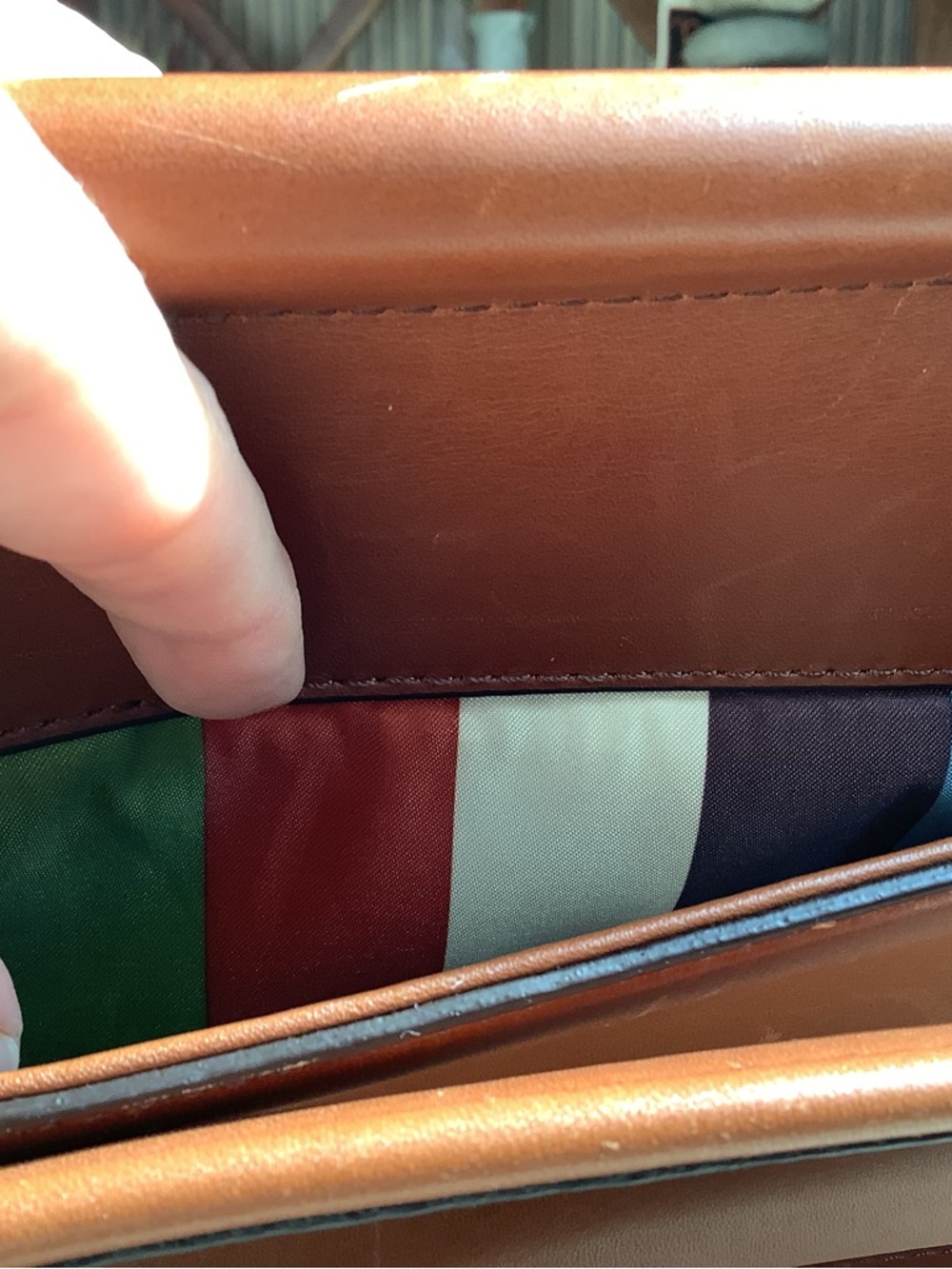 COACH Legacy Willis cognac bag.  Signs of use on leather, clean lining. - Picture 4 of 13